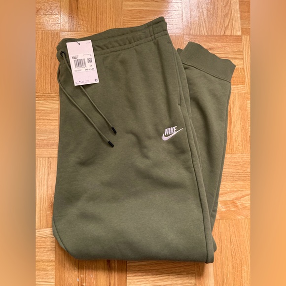 Nike Pants - 🔥🔥NWT Nike Mr Pant Jogger Olive